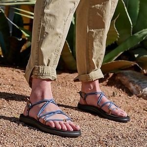 Teva Voya Teal Strappy Outdoor Infinity Sandals Size 8